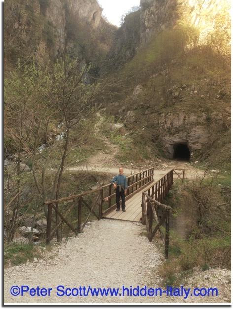 gola dell-infernaccio, marche, montefortino