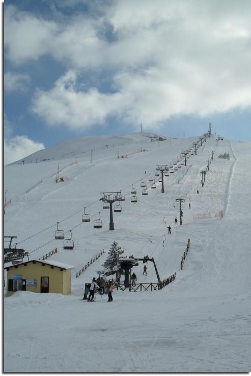 ski lift maddalena sibillini mountains sarnano italy