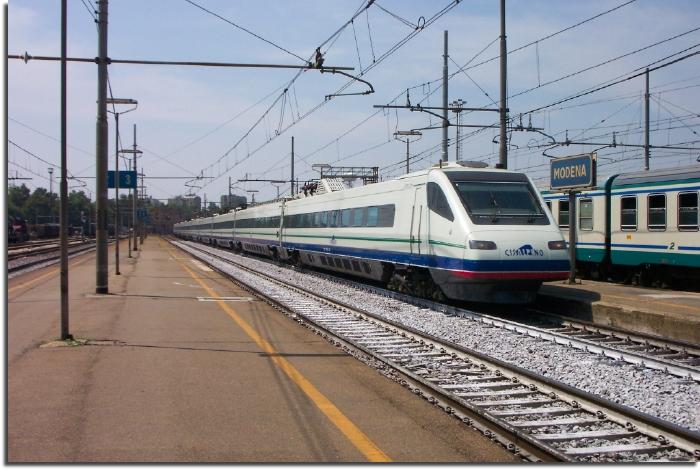 cisalpino unit rail modena station