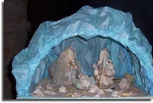 model grotto crib praesepe italy sea shells